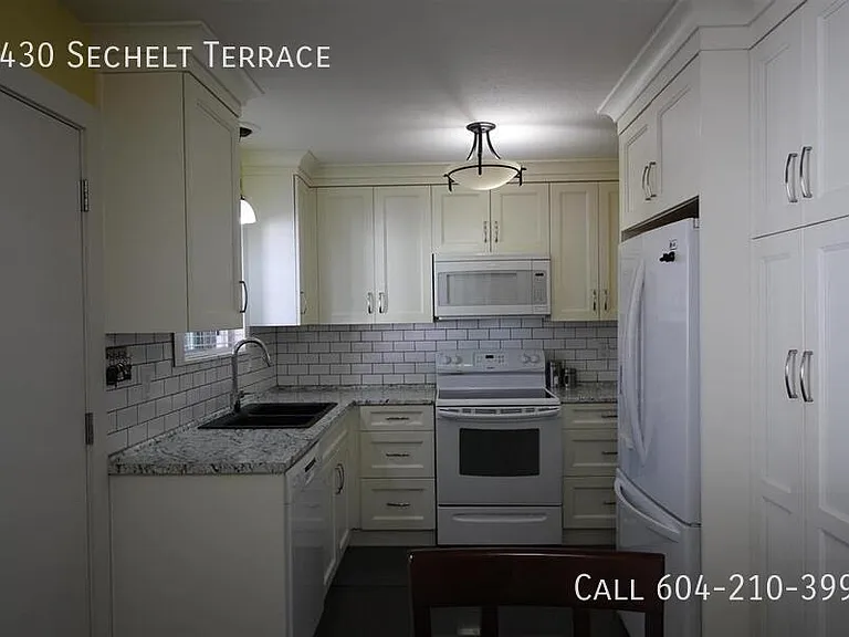3430 Sechelt Ter — Photo 22