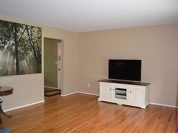 4th image of 1135 Ravenwood Ave
