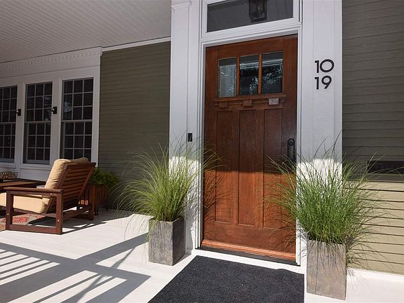 3rd image of 1019 N Maplewood Ave