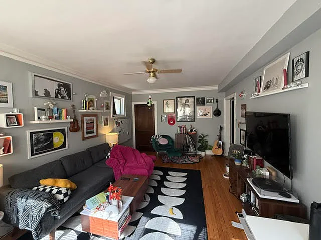 2548 N Harding Ave #1 — Photo 6