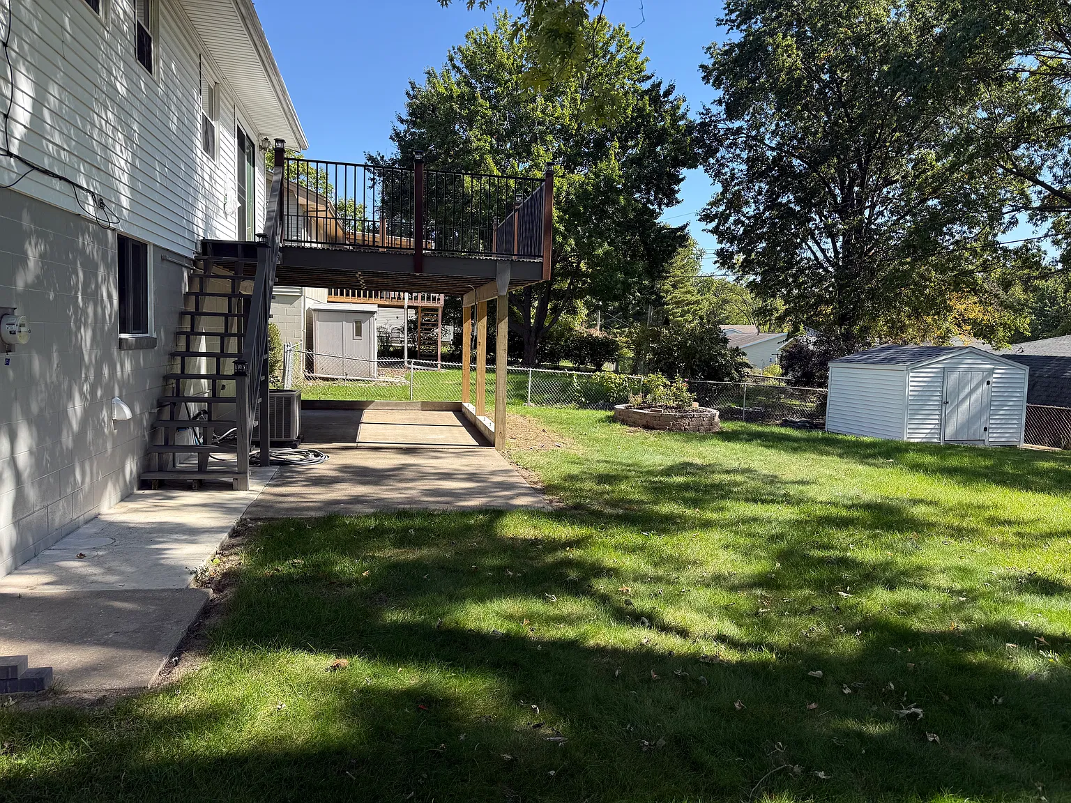 3 bed, 2.5 bath, 1708 sqft, $2,400 — Photo 3