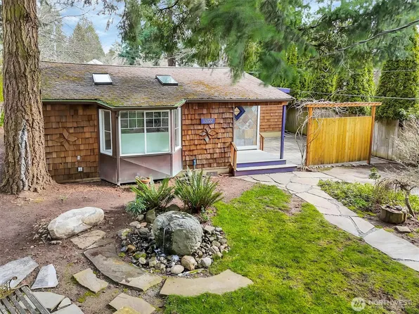 13722 Interlake Avenue N, Seattle, WA 98133