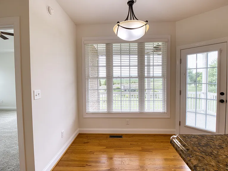 158 Locust Grove Ln — Photo 6