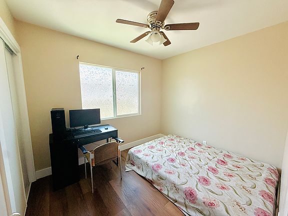 4th image of 17511 Glenburn Ave