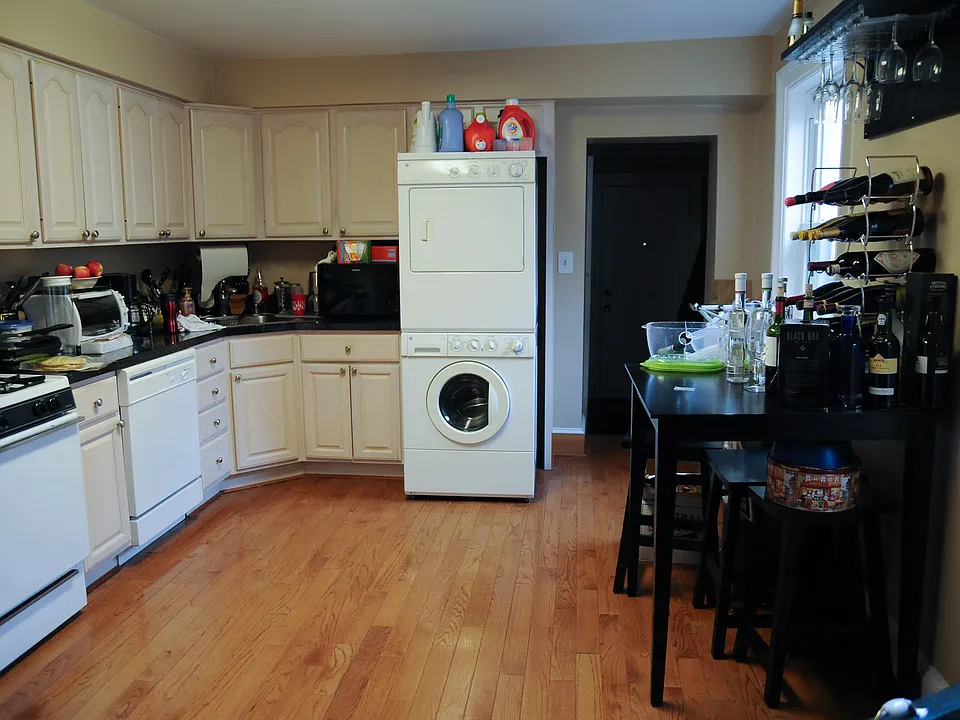 2nd FL kitchen with dinette