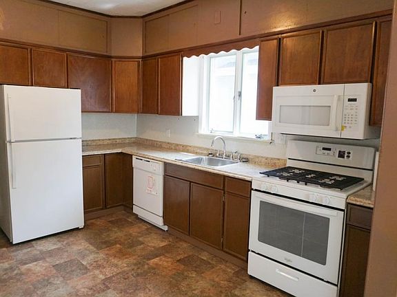 5th image of 248.5 Conklin Ave