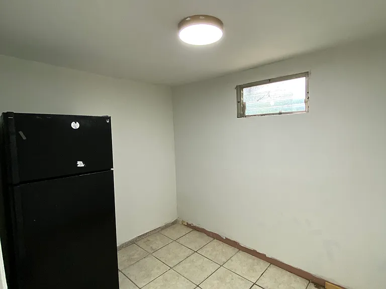 1640 N Gratz St — Photo 12
