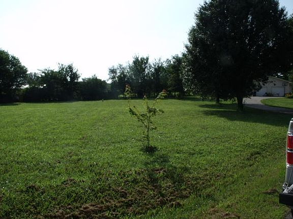 2nd image of 221 Autumn Ln