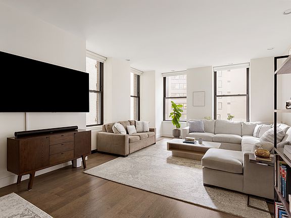 3rd image of 25 Broad St APT 6T