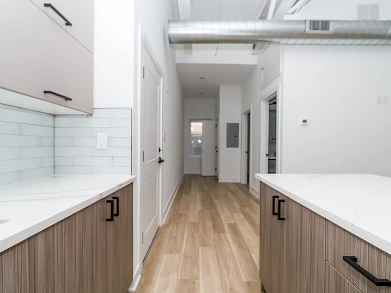 2700 E Auburn St — Photo 8