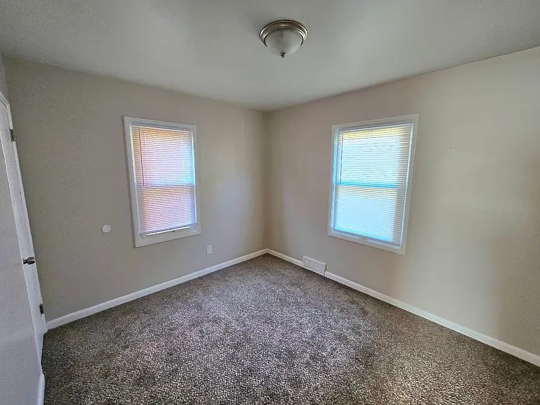 20274 Kingsville St — Photo 5