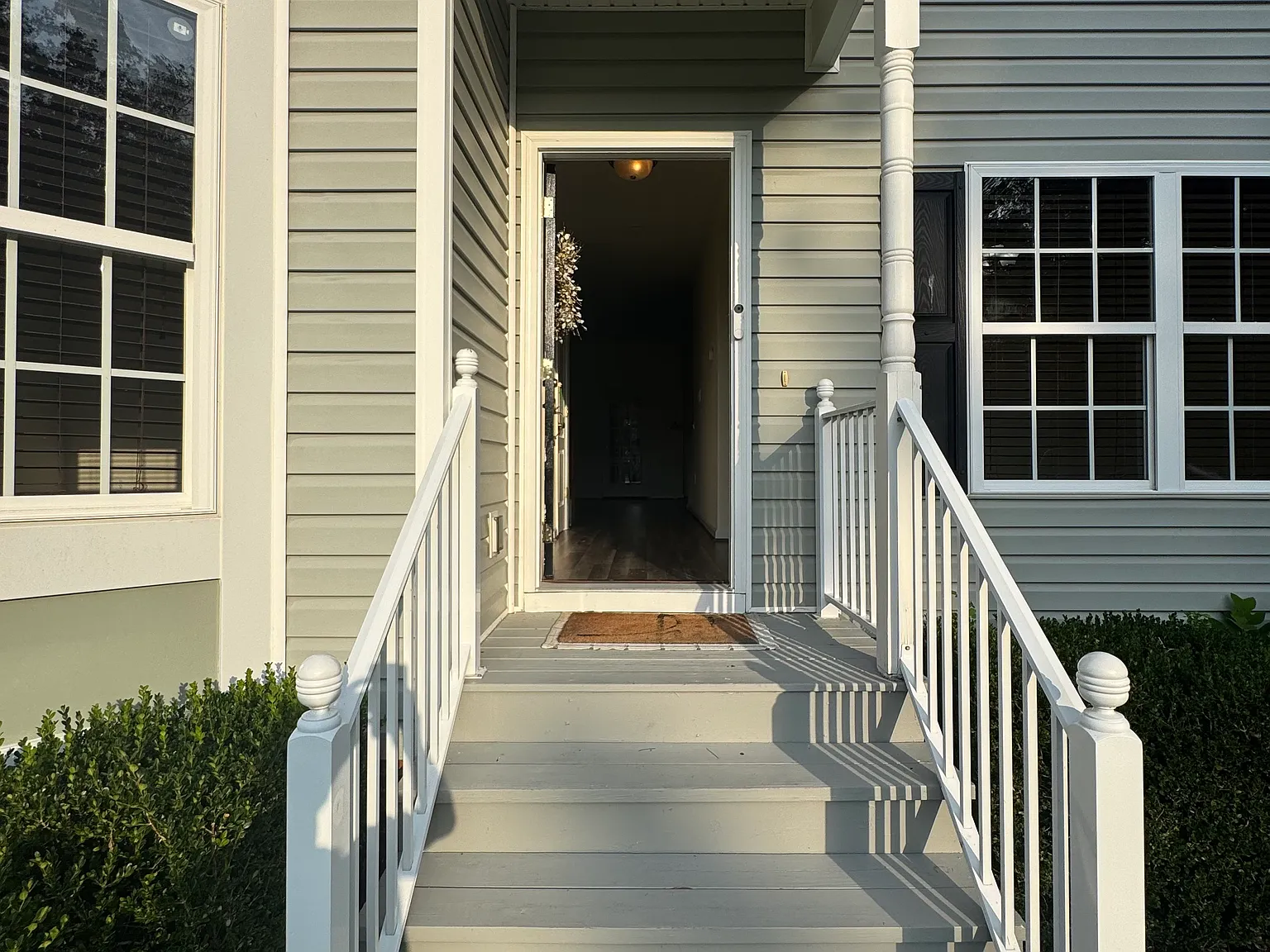 4 bed, 2.5 bath, 2154 sqft, $2,950 — Photo 2