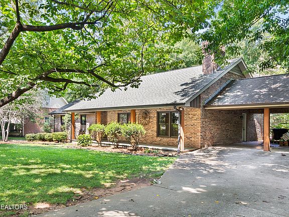 3rd image of 2107 Belcaro Dr