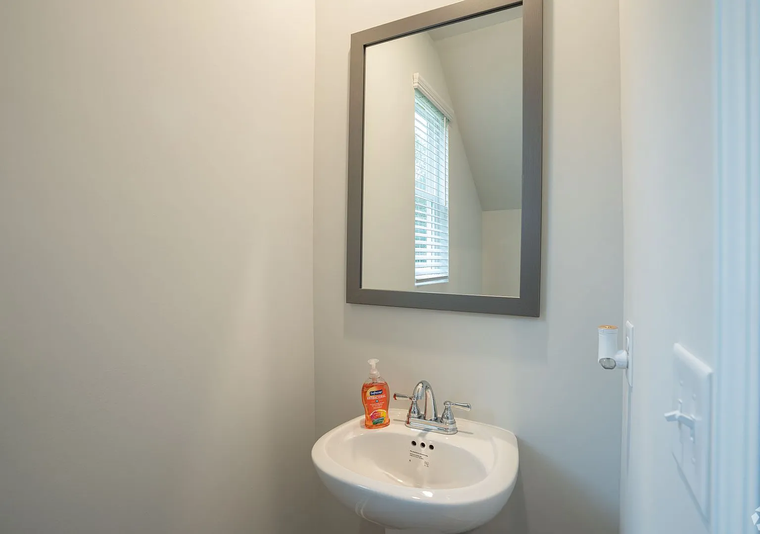 Brand New 3 Bed 2.5 Bathroom Townhomes In Calhoun! — Photo 4