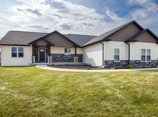 2085 W Sugar Ct, Appleton, WI 54913