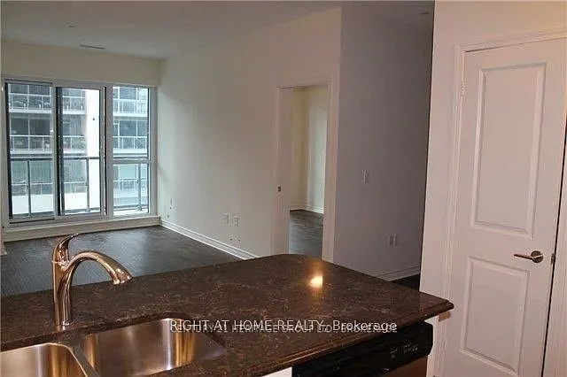 39 Annie Craig Dr #412 — Photo 7