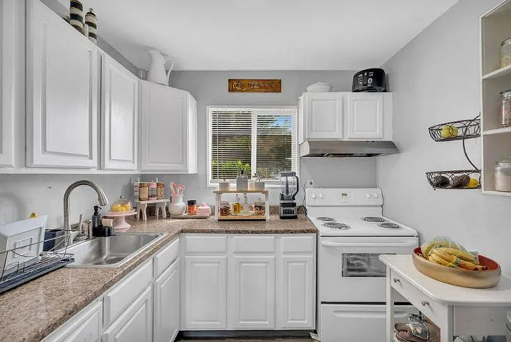 Lakeview Place — Photo 8