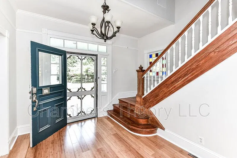 4 bed, 2.5 bath, 3500 sqft, $4,250 — Photo 4