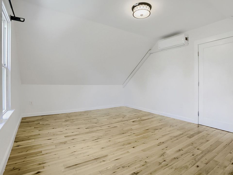 1st image of 4123 NE 6th Ave