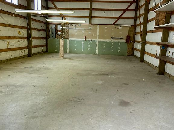 2nd image of 233 E Driftwood Heights Dr