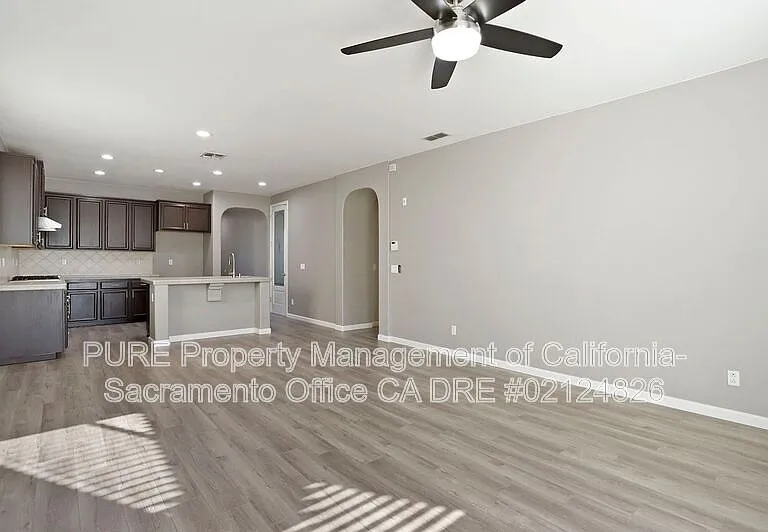 1518 Sandmark Dr — Photo 37