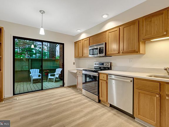5th image of 1752 Wainwright Dr