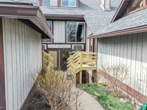 1547 Treetop Trl APT B, Akron, OH 44313