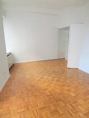 Rented by Hecht Group | media 18