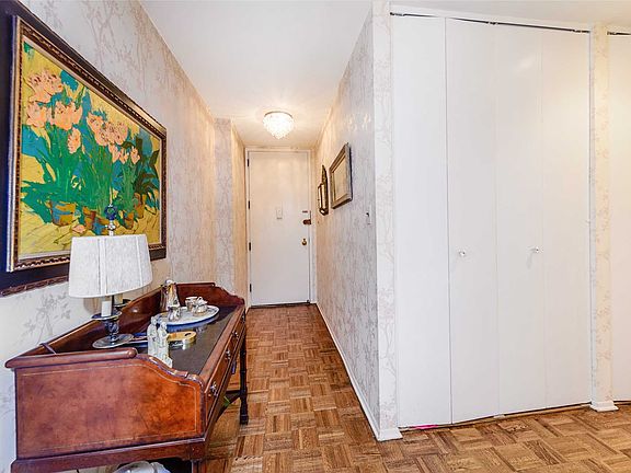 3rd image of 376 Central Ave APT 4U