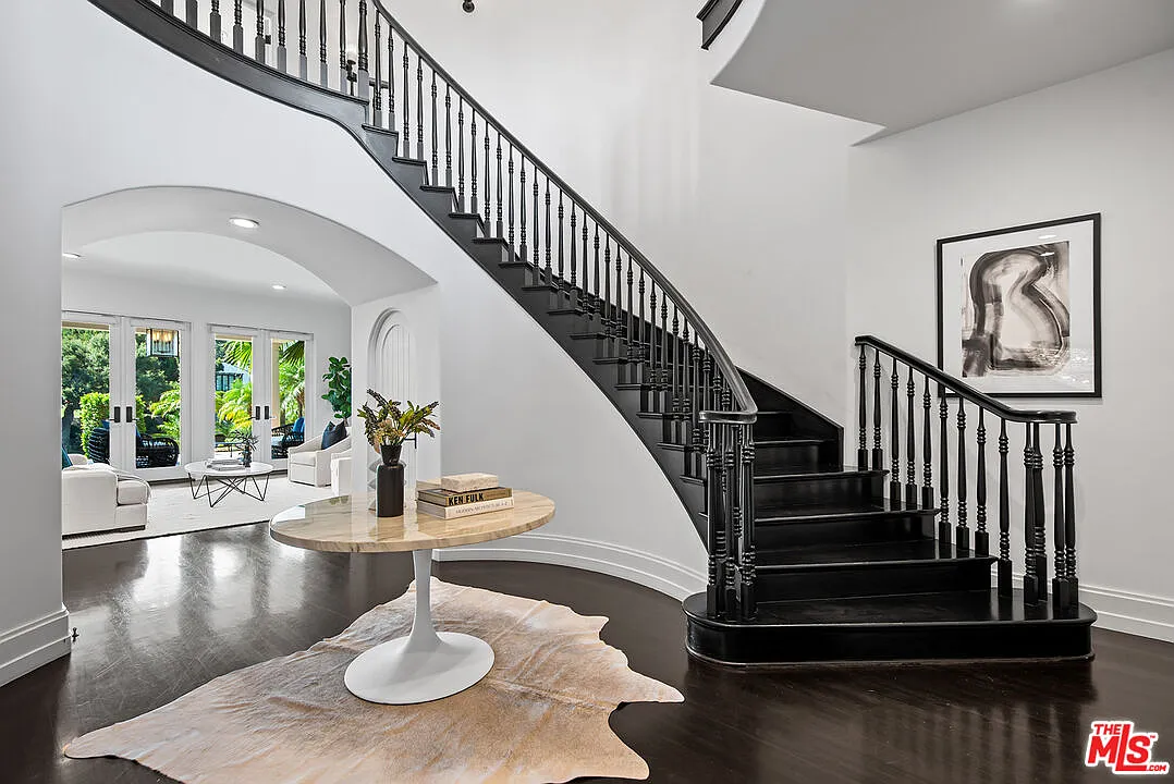 5 bed, 7.0 bath, 5684 sqft, $58,000 — Photo 3