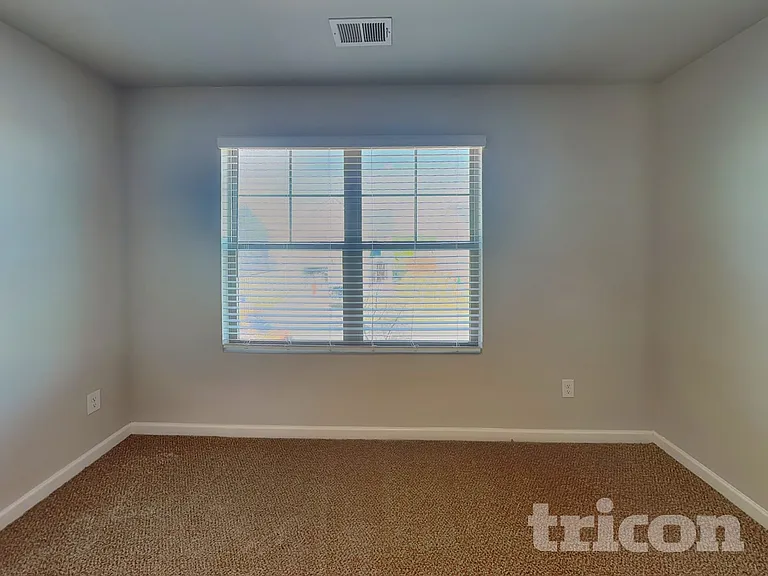 1433 Veranda Ln — Photo 12