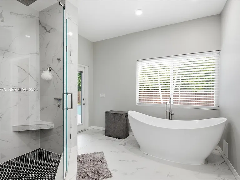 15845 SW 87th Ave — Photo 29