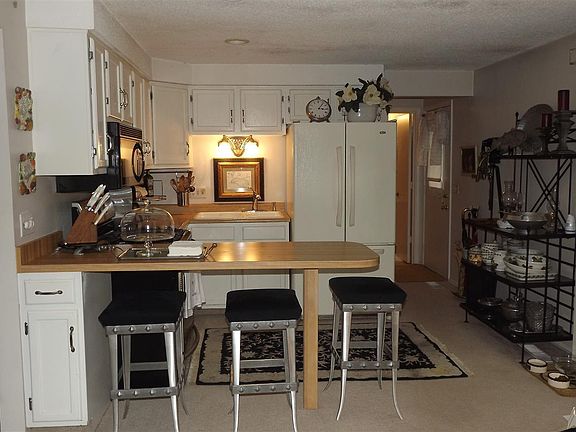 4th image of 7422 Valley Meadows Dr