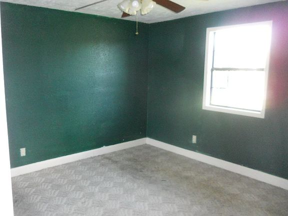 2nd image of 2601 Hillcrest Dr