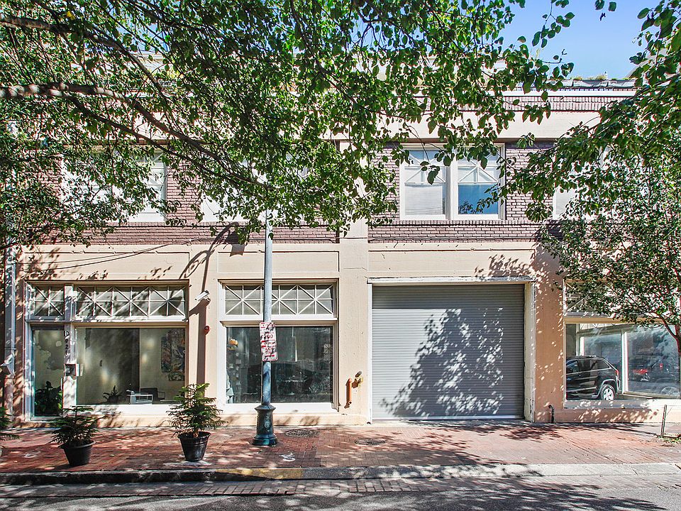 1st image of 921 Lafayette St #D