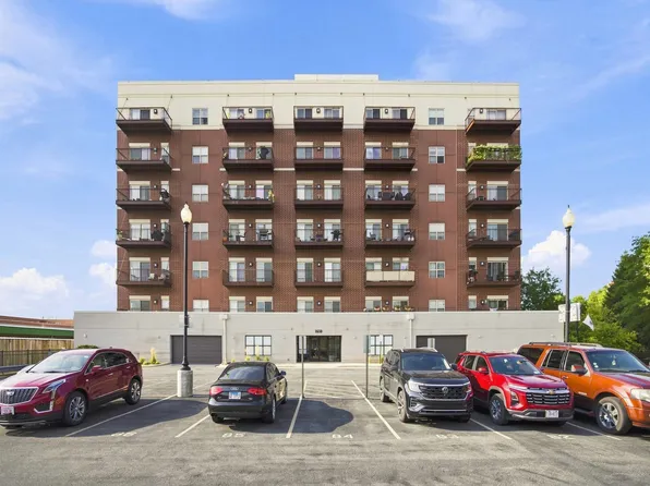 1650 Riverwoods Dr Unit 403, Melrose Park, IL 60160