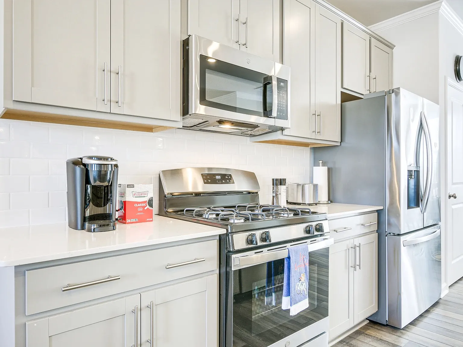 3 bed, 3.5 bath, 1733 sqft, $1,985 — Photo 4