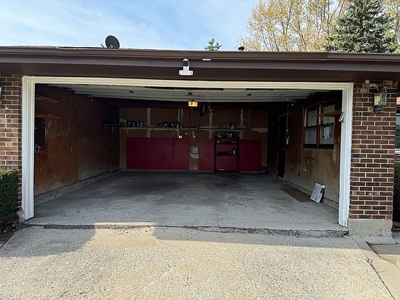 3rd image of 19920 Orchard Ave