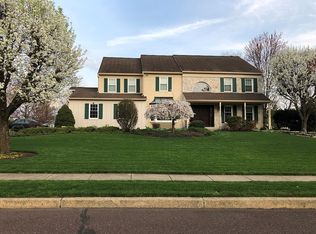 8 Marian Cir, Chalfont, PA 18914