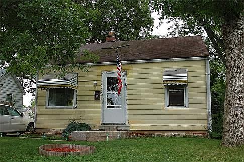 1st image of 2542 Hiawatha St