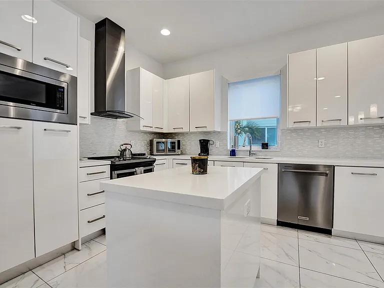 1371 N Ocean Blvd — Photo 21
