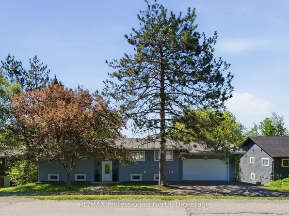 155 Hunters Bay Dr, Huntsville, ON P1H 1M9