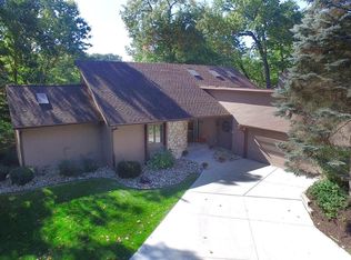 2938 White Oaks Ln, Buchanan, MI 49107