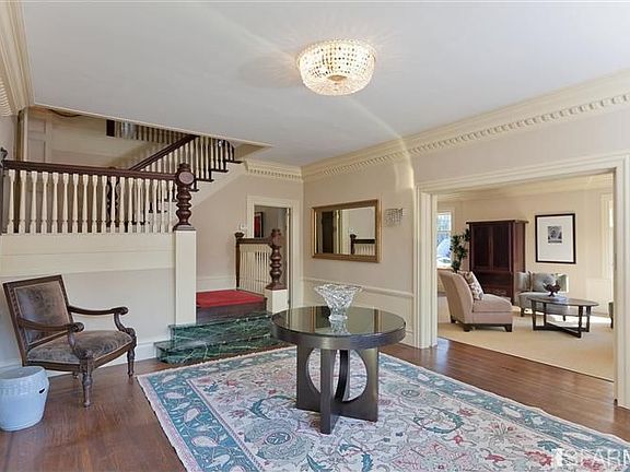 2nd image of 920 Ashbury St