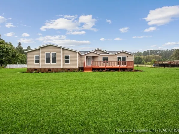 476 Hayes Rd, Spring Lake, NC 28390