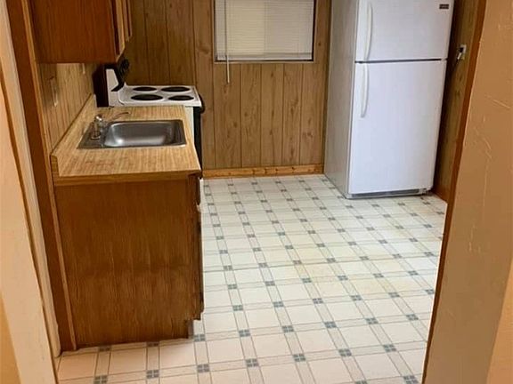 5th image of 660 3rd St