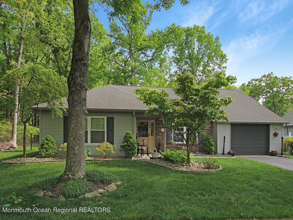 1st image of 530 Petunia Lane N