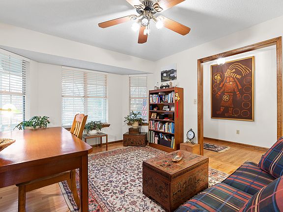 5th image of 5030 Montcrest Dr