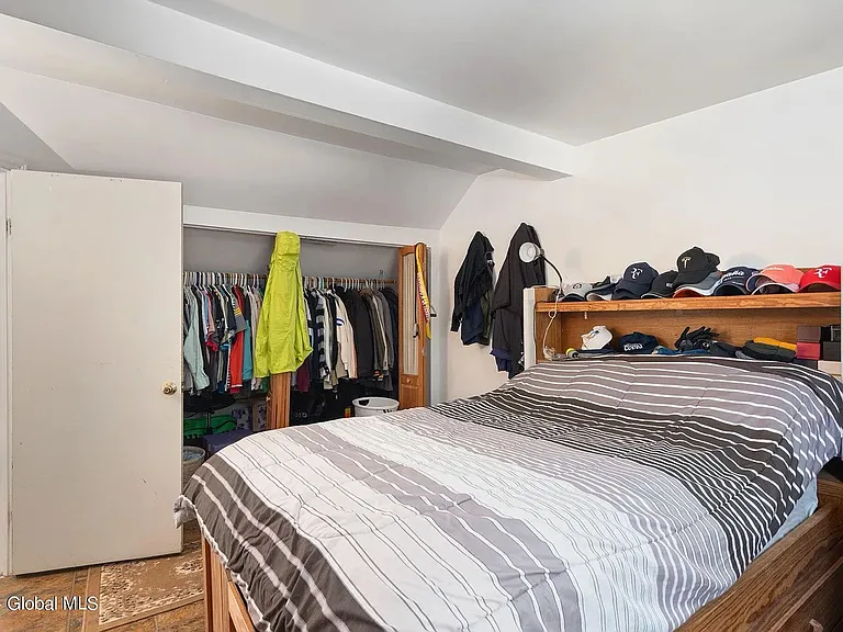 1587 Bradley St — Photo 7