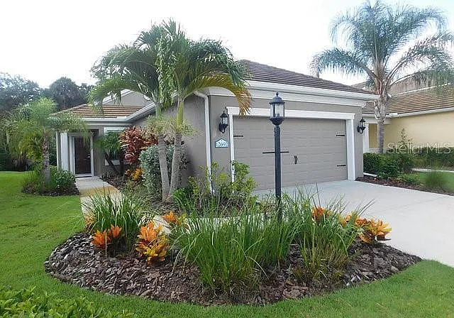 3 bed, 2.0 bath, 1331 sqft, $7,000 — Photo 2